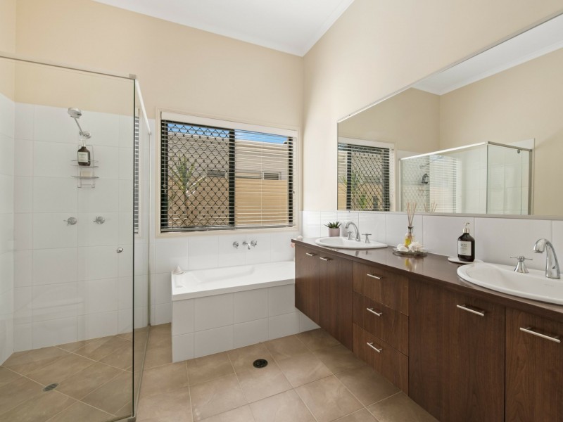 9 Hetherington Drive, Twin Waters QLD 4564