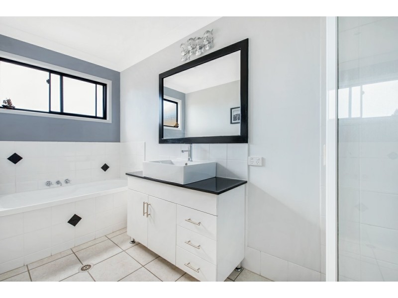 10 Sunview Drive, Twin Waters QLD 4564