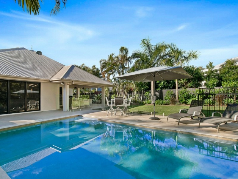 19 Barcoola Place, Twin Waters QLD 4564