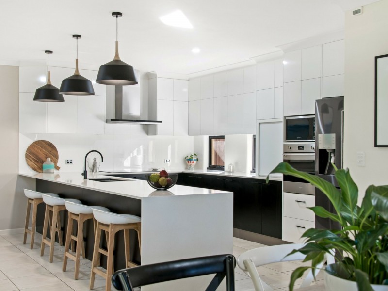 19 Barcoola Place, Twin Waters QLD 4564