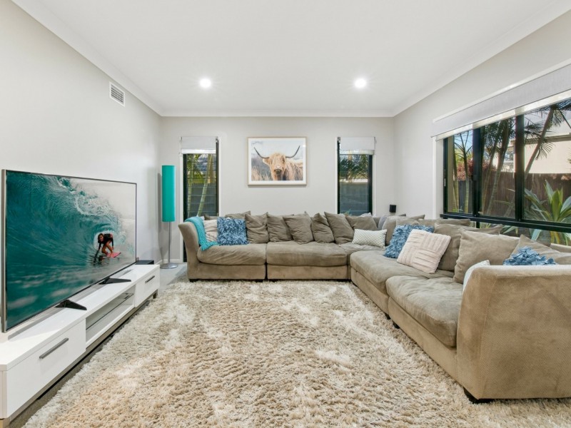 19 Barcoola Place, Twin Waters QLD 4564