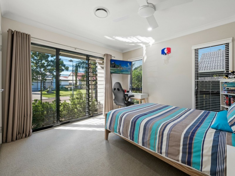 19 Barcoola Place, Twin Waters QLD 4564