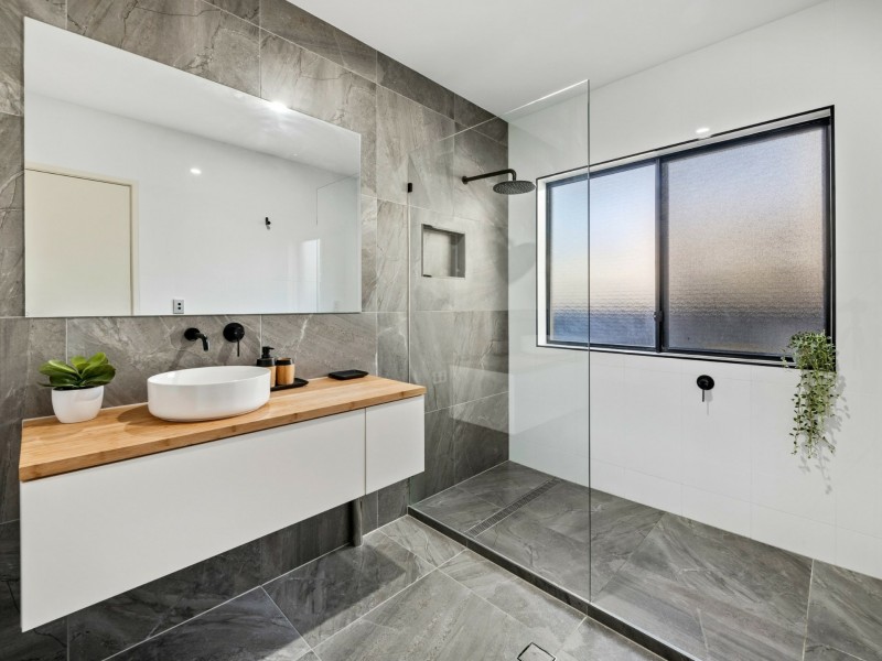 19 Barcoola Place, Twin Waters QLD 4564