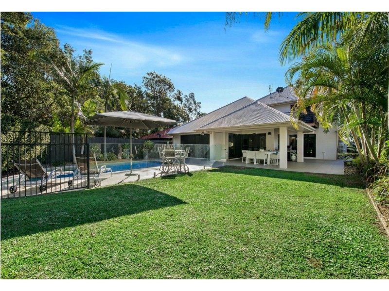 19 Barcoola Place, Twin Waters QLD 4564
