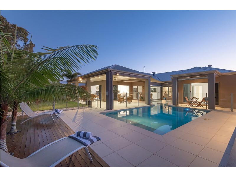 27 Hetherington Drive, Twin Waters QLD 4564