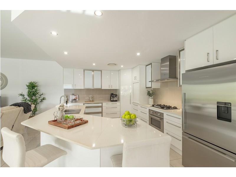 27 Hetherington Drive, Twin Waters QLD 4564