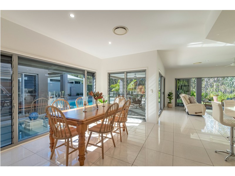 27 Hetherington Drive, Twin Waters QLD 4564