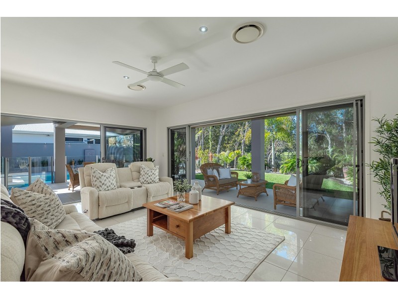 27 Hetherington Drive, Twin Waters QLD 4564