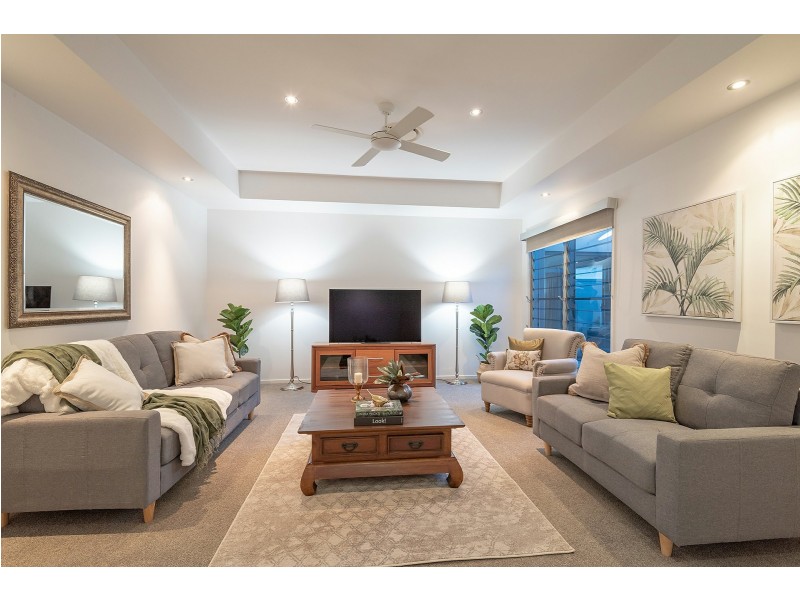 27 Hetherington Drive, Twin Waters QLD 4564