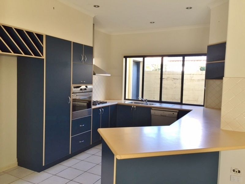 16 Wattlebird Drive, Twin Waters QLD 4564