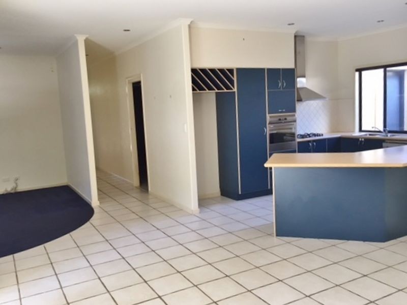 16 Wattlebird Drive, Twin Waters QLD 4564