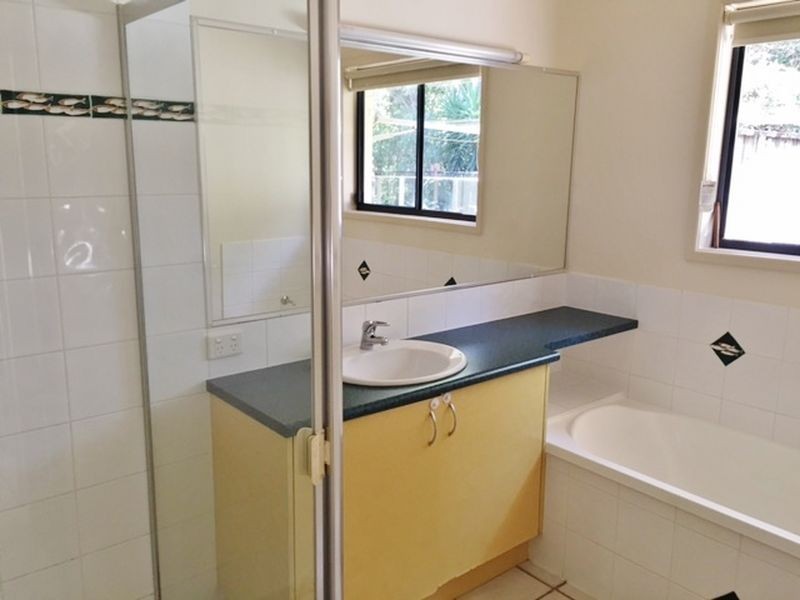 16 Wattlebird Drive, Twin Waters QLD 4564