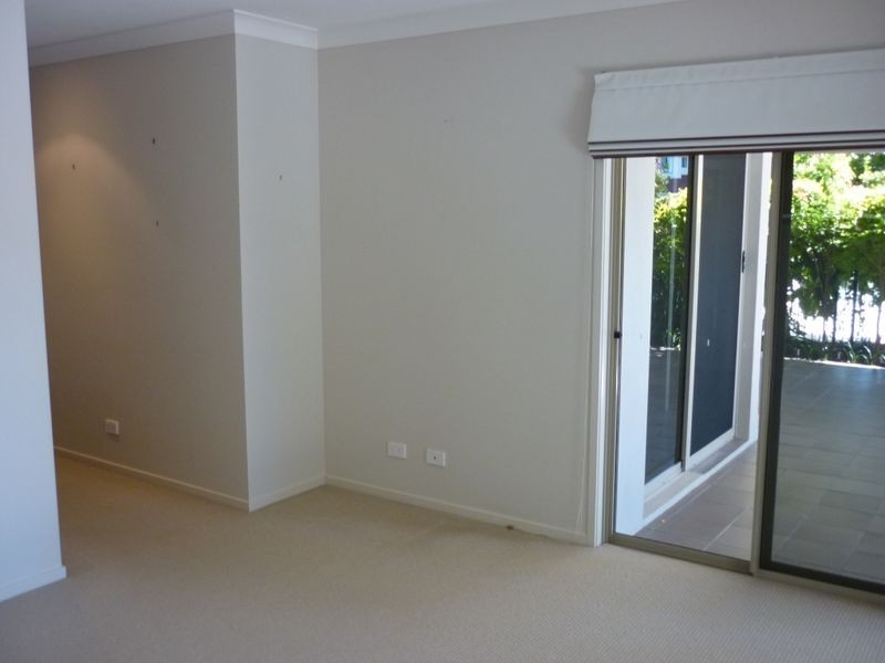 33 Seahorse Drive, Twin Waters QLD 4564