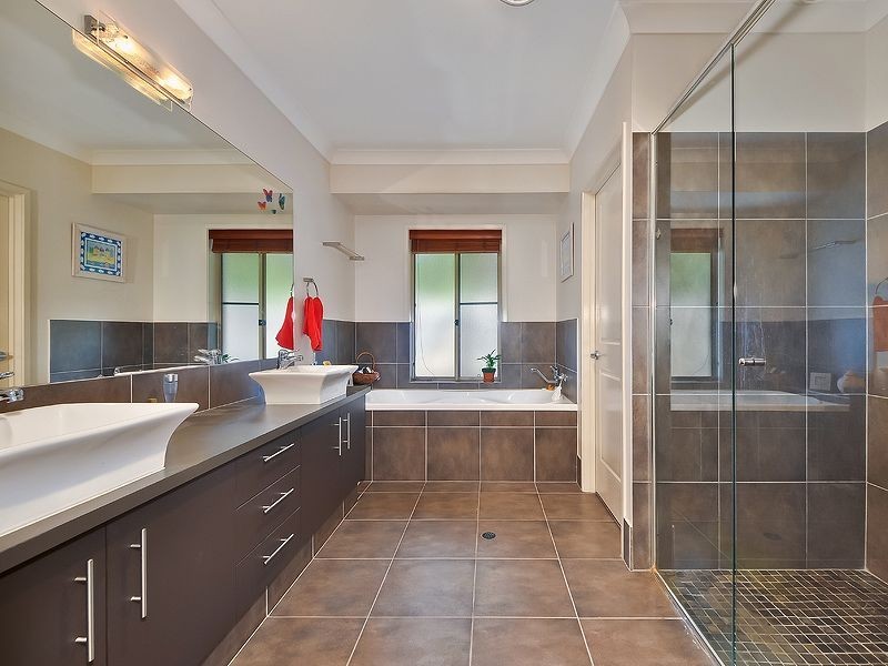 33 Seahorse Drive, Twin Waters QLD 4564