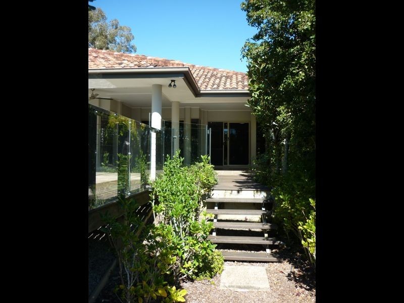 33 Seahorse Drive, Twin Waters QLD 4564