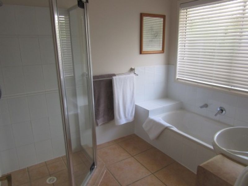 6 Wattlebird Drive, Twin Waters QLD 4564