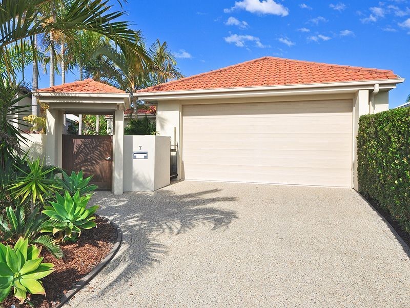 7 Oyster Court, Twin Waters QLD 4564