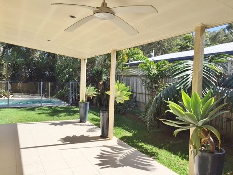 16 Wattlebird Dr, Twin Waters QLD 4564