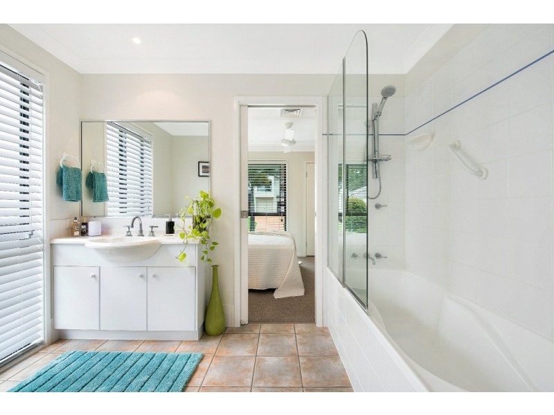 1 Tralee Place, Twin Waters QLD 4564