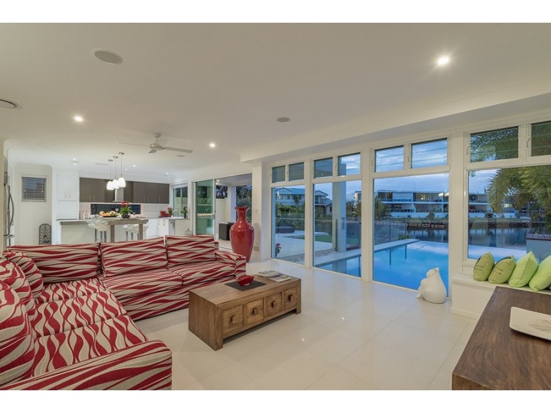 33 Baywater Drive, Twin Waters QLD 4564