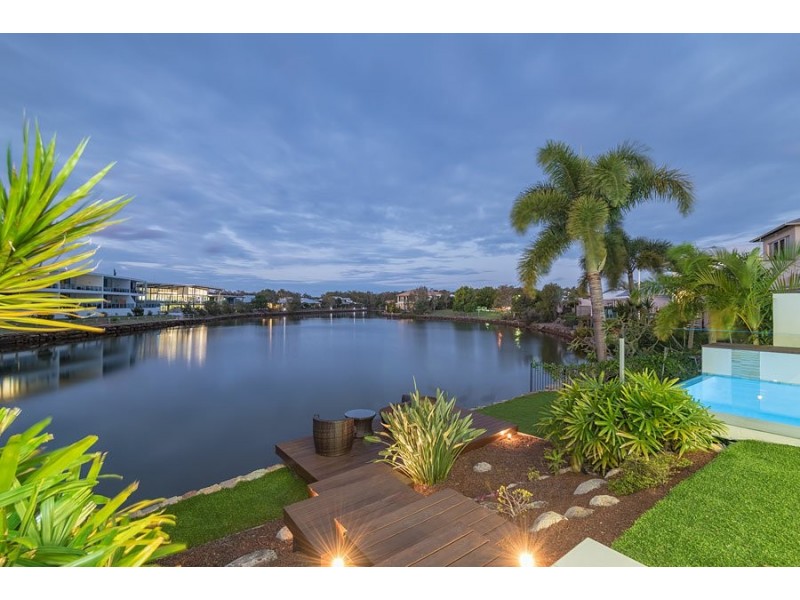33 Baywater Drive, Twin Waters QLD 4564