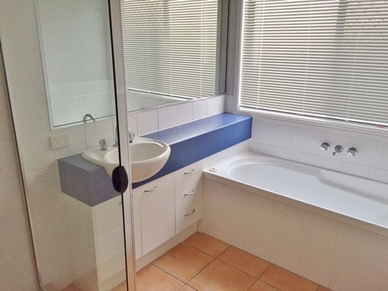 4 Sunorchid Place, Twin Waters QLD 4564