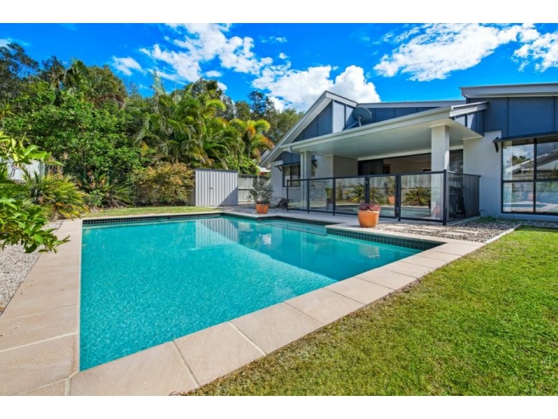 4 Carnoustie Court, Twin Waters QLD 4564