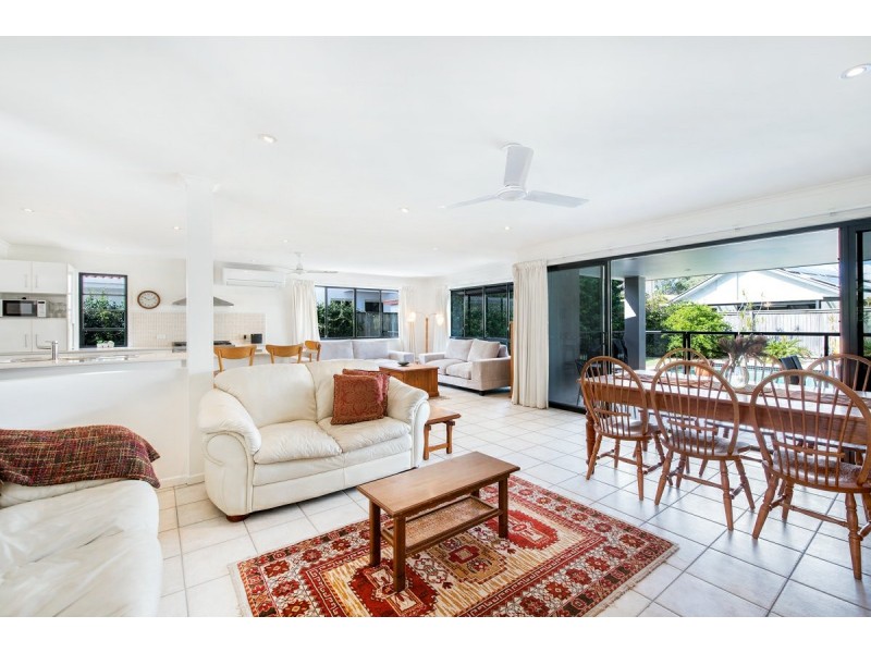 4 Carnoustie Court, Twin Waters QLD 4564