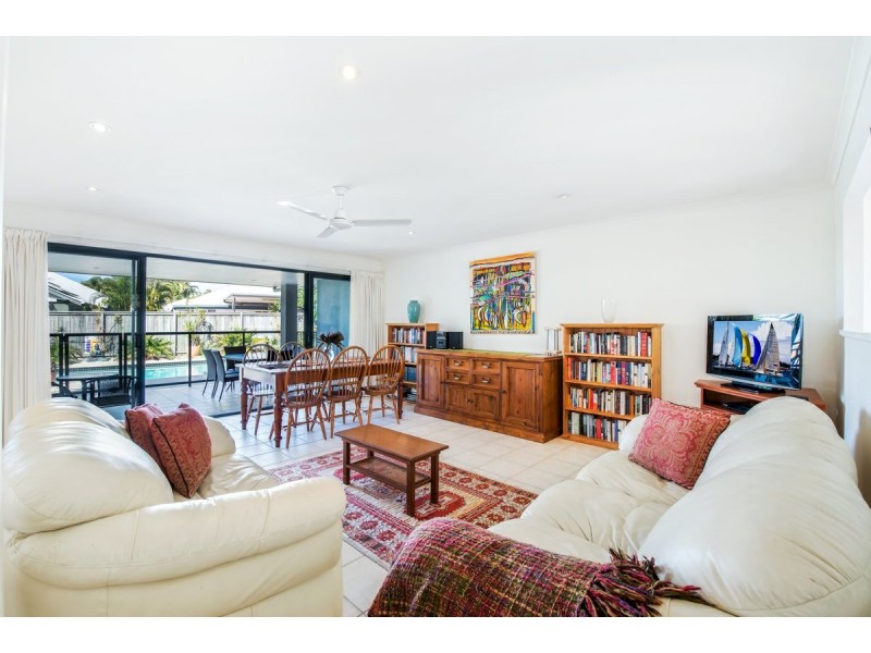 4 Carnoustie Court, Twin Waters QLD 4564