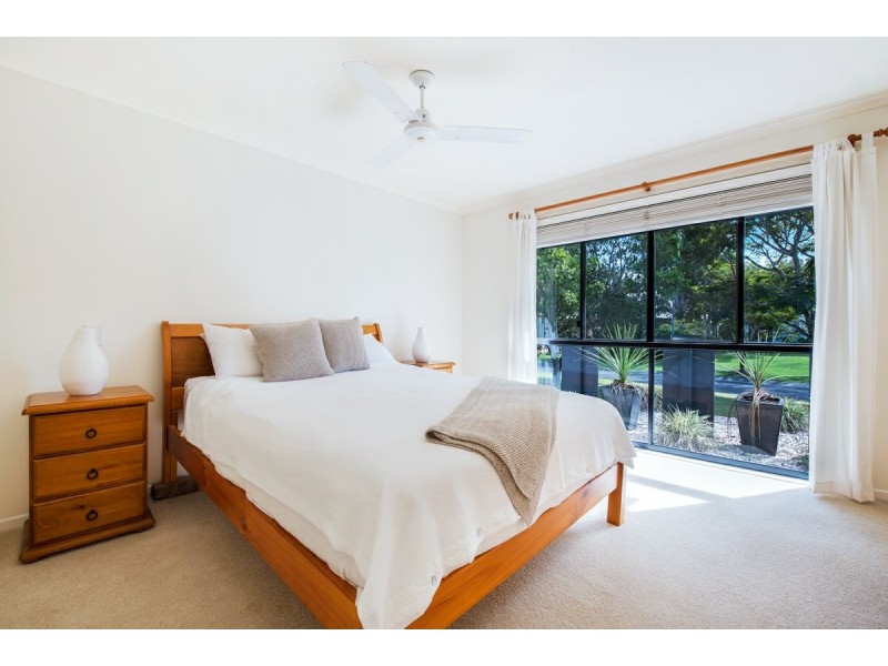 4 Carnoustie Court, Twin Waters QLD 4564