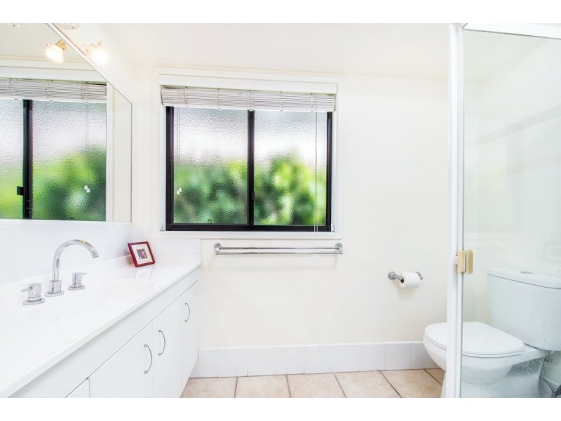 4 Carnoustie Court, Twin Waters QLD 4564