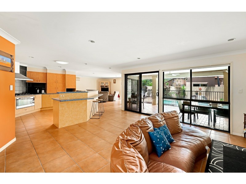 3 Skipper Place, Twin Waters QLD 4564