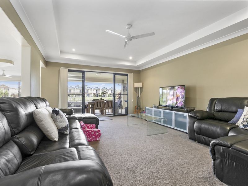 71 Prestwick Dr, Twin Waters QLD 4564
