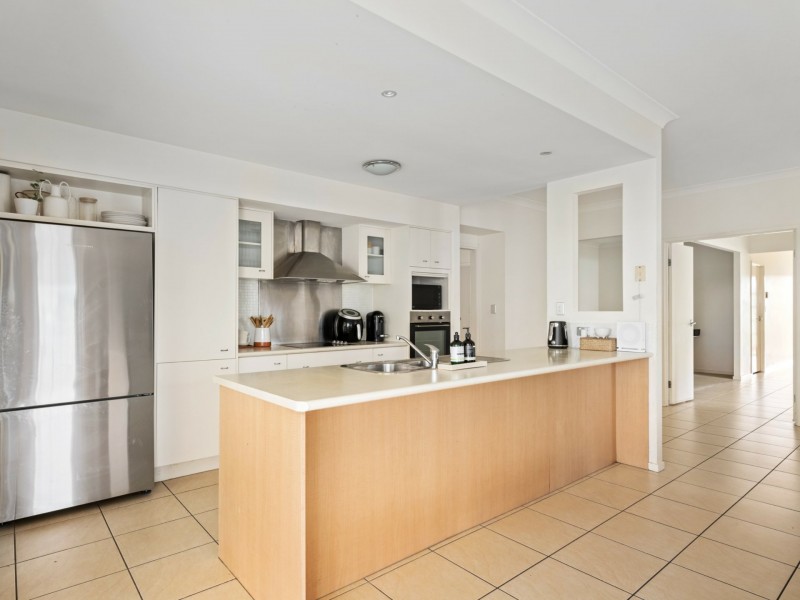4 Seahorse Drive, Twin Waters QLD 4564