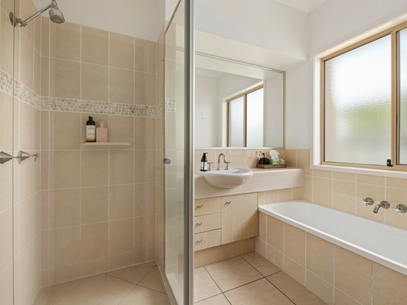 4 Seahorse Drive, Twin Waters QLD 4564