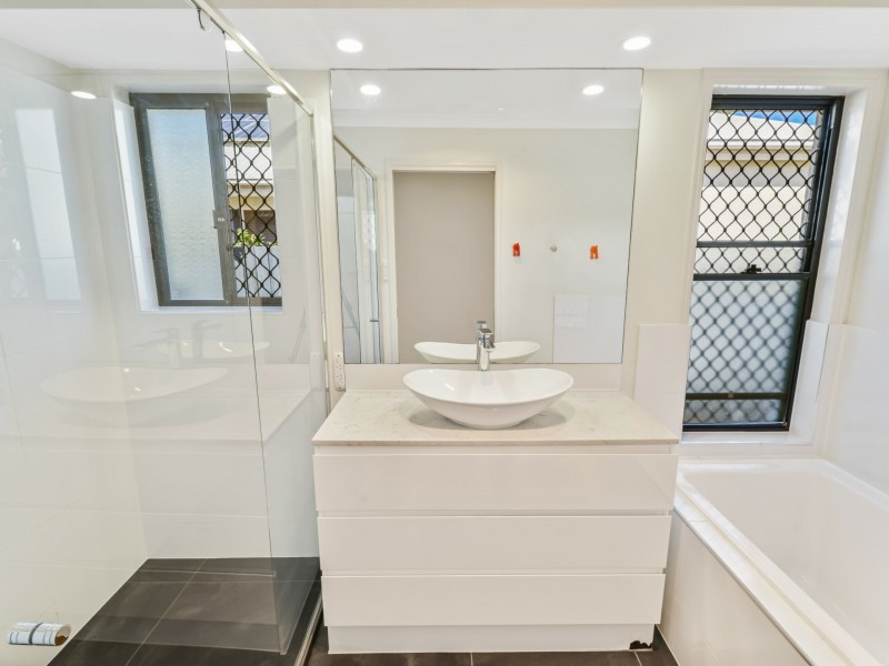 3 Mariner Place, Twin Waters QLD 4564