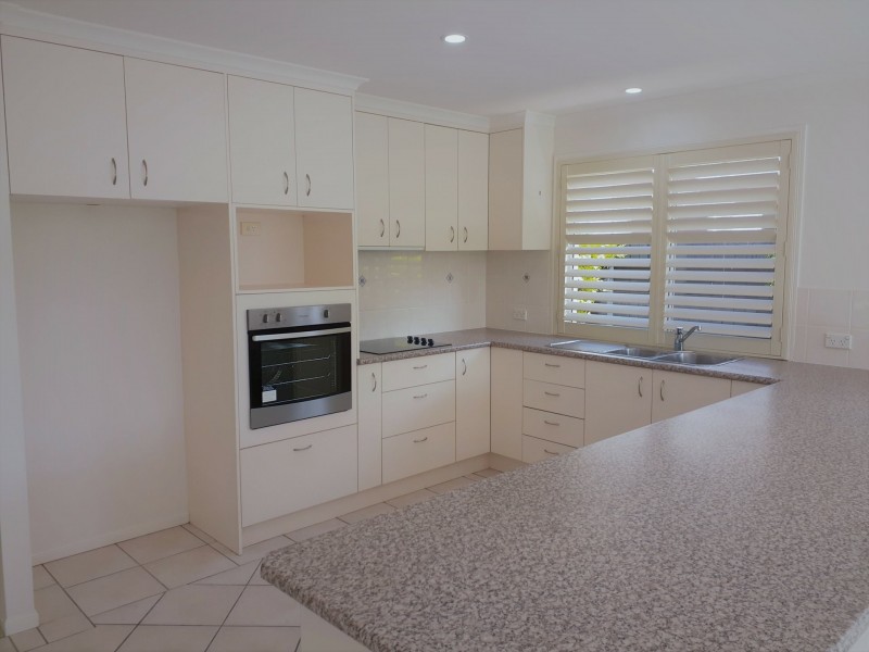 8 Brushbox Cct, Twin Waters QLD 4564