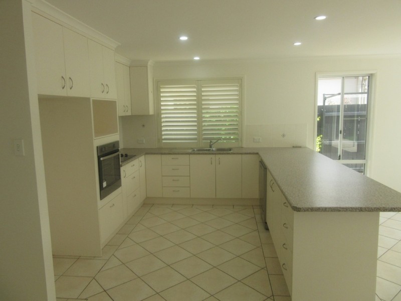 8 Brushbox Cct, Twin Waters QLD 4564