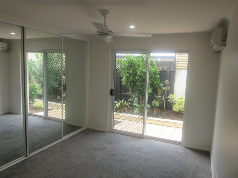 8 Brushbox Cct, Twin Waters QLD 4564