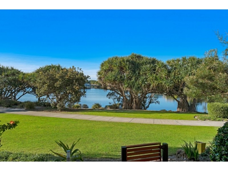 68/80 North Shore Road, Twin Waters QLD 4564