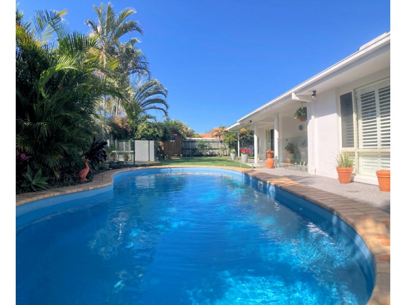 18 Friarbird Place, Twin Waters QLD 4564