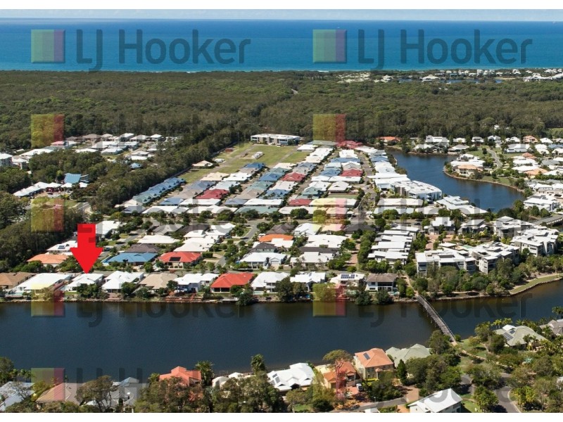 20 Veerings Crescent, Twin Waters QLD 4564