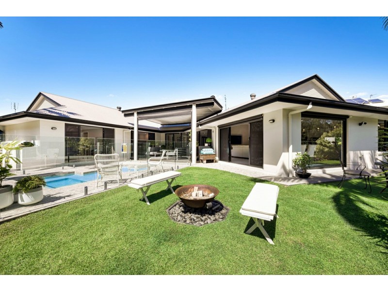 36 Hetherington Drive, Twin Waters QLD 4564