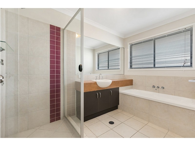 36 Veerings Crescent, Twin Waters QLD 4564