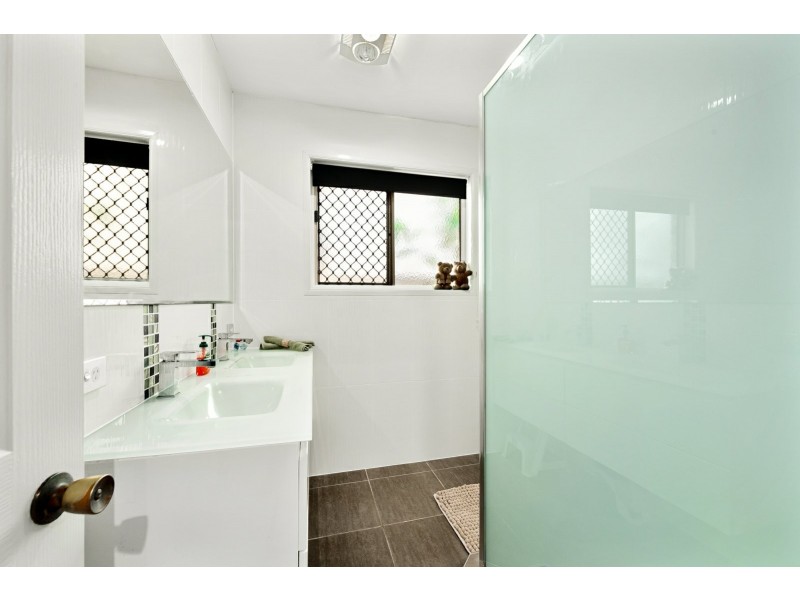 1/3 Desley Street, Marcoola QLD 4564