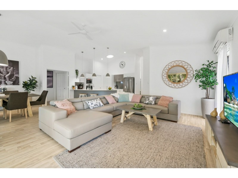 16 Waterside Drive, Twin Waters QLD 4564