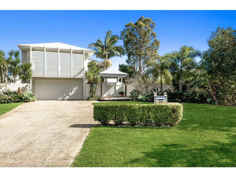 24 Anchorage Circuit, Twin Waters QLD 4564