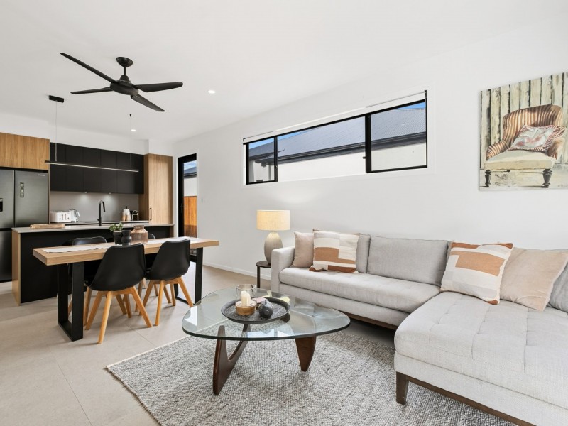 18 Oakmont Ct, Peregian Springs QLD 4573