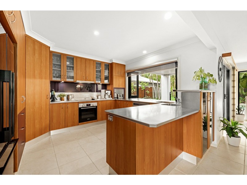 4 Staysail Place, Twin Waters QLD 4564