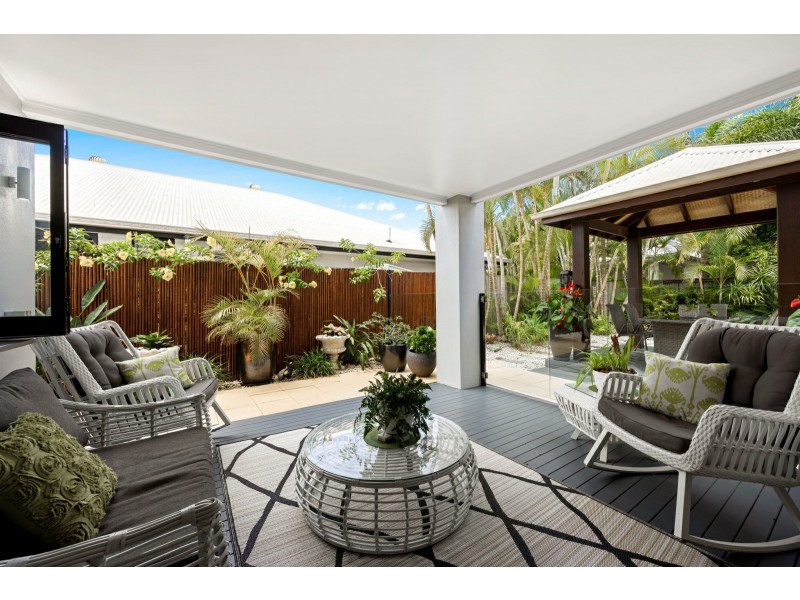 4 Staysail Place, Twin Waters QLD 4564